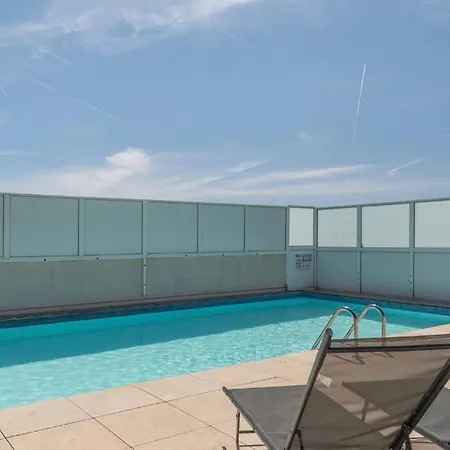 French Riviera Chic Cocoon - Pool, Beach, Parking Daire