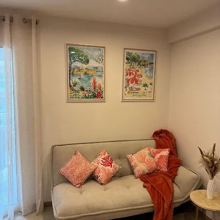 French Riviera Chic Cocoon - Pool, Beach, Parking Daire